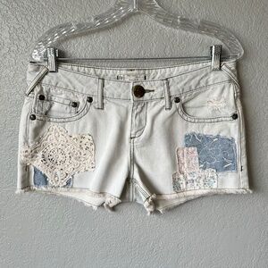 Free People Crochet and Patchwork Cut-Off Jean Shorts sz 29